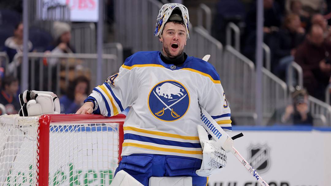 Buffalo Sabres goalie Alex Lyon