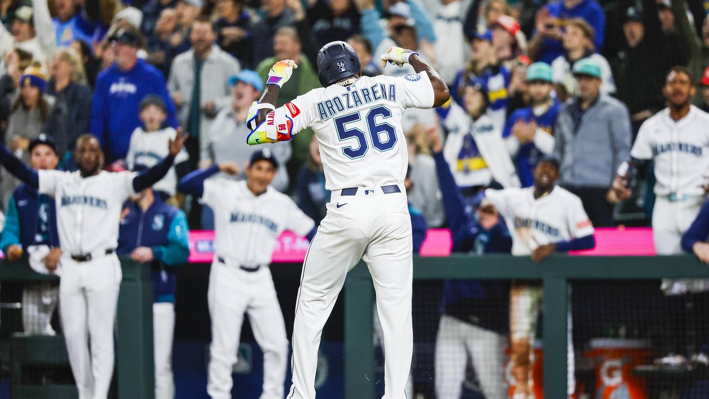 Randy Arozarena Had an Epic Bat Flip and Home Run Trot After Game-Tying ...