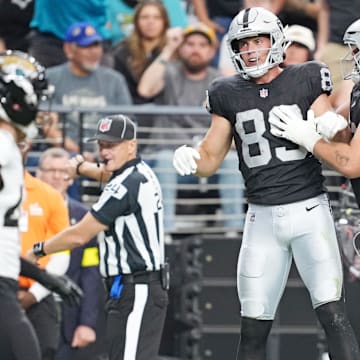 Nov 2, 2025; Paradise, Nevada, USA; Las Vegas Raiders tight end Brock Bowers (89) reacts after a play during the first half against the Jacksonville Jaguars at Allegiant Stadium. Mandatory Credit: Kirby Lee-Imagn Images