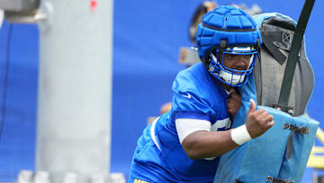Los Angeles Rams - offensive lineman Willie Lampkin