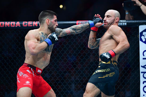 Ilia Topuria's brother Aleksandre to face Alexander Volkanovski teammate at UFC 312