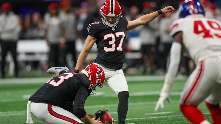 Atlanta Falcons place kicker Riley Patterson (37) kicks a field goal against the New York Giants in the fourth quarter at Mercedes-Benz Stadium. Atlanta Falcons place kicker Riley Patterson (37) kicks a field goal against the New York Giants in the fourth quarter at Mercedes-Benz Stadium.