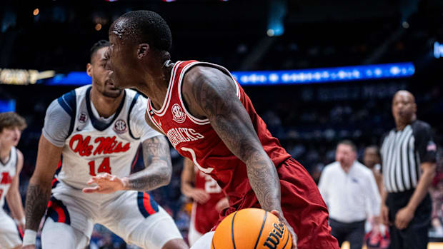 Arkansas Razorbacks guard Johnell Davi