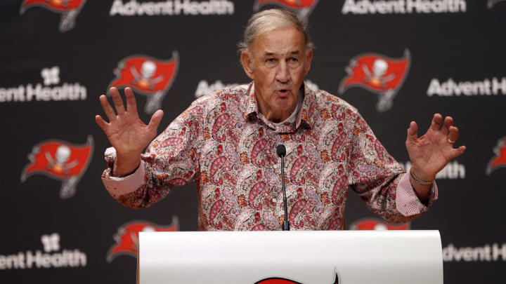 Jul 14, 2021; Tampa, Florida, USA; Tampa Bay Buccaneers former defensive coordinator Monte Kiffin is entered into the Tampa Bay Buccaneers-Ring of Honor at AdventHealth Training Center. Mandatory Credit: Kim Klement-USA TODAY Sports