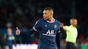 Mbappé viene de marcarle un doblete al Lorient