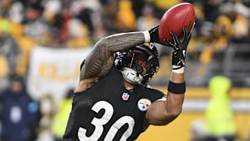 Pittsburgh Steelers returner Jaylen Warren (30)