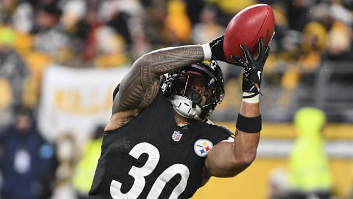 Pittsburgh Steelers returner Jaylen Warren (30)