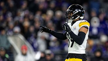 Pittsburgh Steelers v Baltimore Ravens