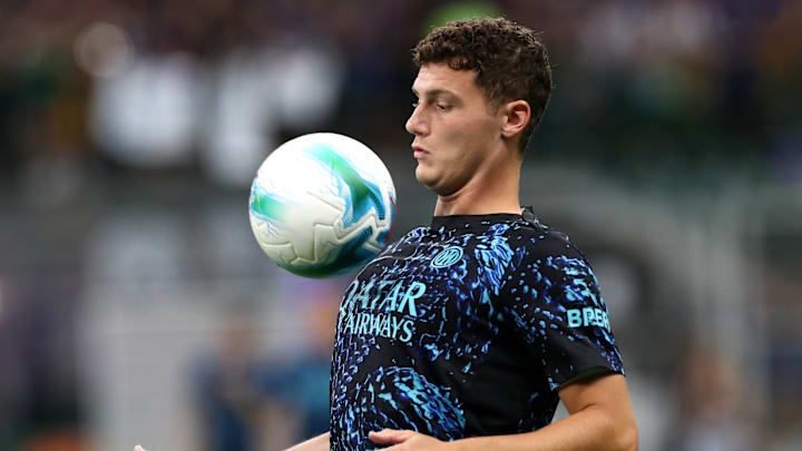 Benjamin Pavard a rejoint l'Olympique de Marseille dans les dernières heures du mercato d'été Benjamin Pavard a rejoint l'Olympique de Marseille dans les dernières heures du mercato d'été