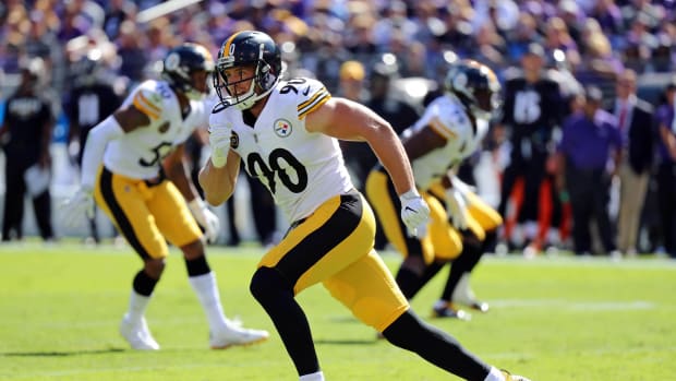 Pittsburgh Steelers linebacker TJ Watt (90) defends a pass against the Baltimore Ravens