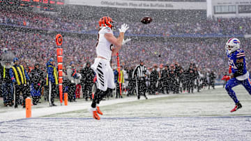Cincinnati Bengals tight end Hayden Hurst (88) catches a touchdown pass in the first quarter during