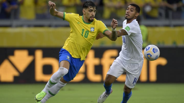 Paquetá era o camisa 10 no último jogo oficial entre Brasil e Paraguai, adversários da 2ª rodada