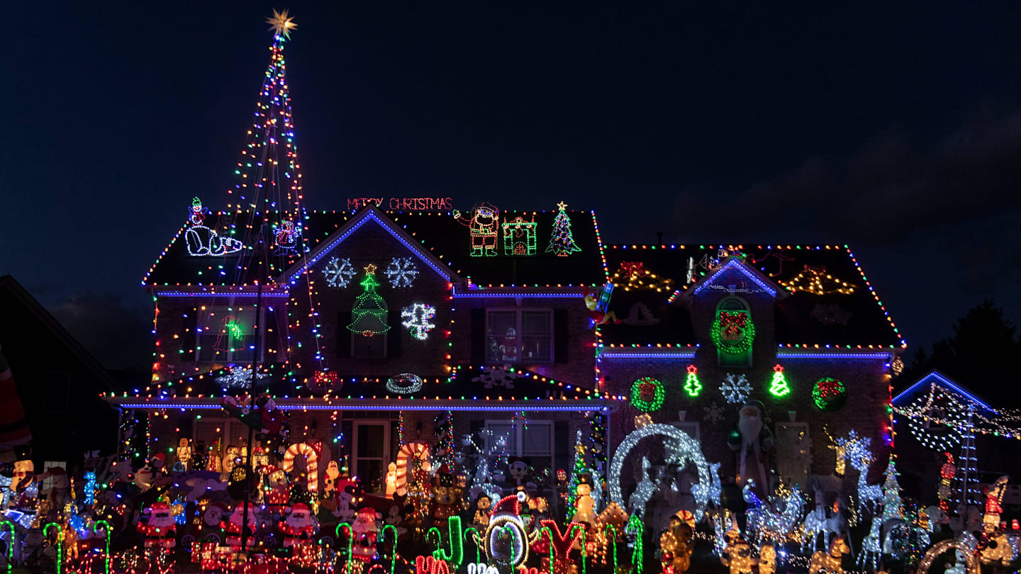 6 of the Best Destinations for a Christmas Vacation Adventure