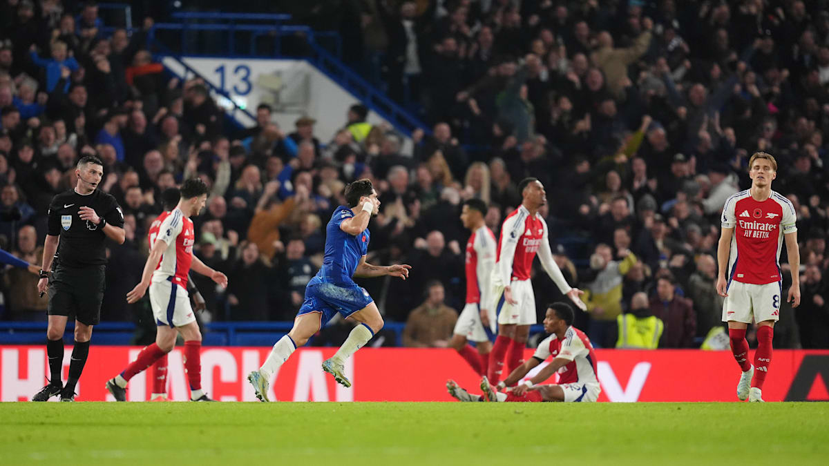 As the game headed into the second half, the tension rose. Chelsea needed a spark, and that's when Neto stepped up. With a quick glance at the goal and no hesitation, he unleashed a powerful strike from outside the box. The ball soared past the goalkeeper like a comet, hitting the back of the net with a satisfying thud. The stadium erupted in cheers, and Chelsea’s bench exploded with excitement. This was the moment they desperately needed, tying the match and breathing life back into their campaign.