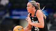 Indiana Hoosiers guard Sydney Parrish (33) rushes up the court Thursday, March 6, 2025, during the Big Ten women's tournament at Gainbridge Fieldhouse in Indianapolis. Indiana Hoosiers defeated the Oregon Ducks, 78-62.