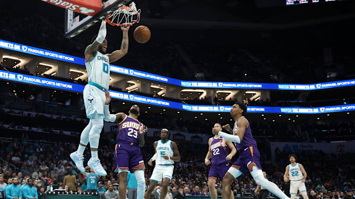 Phoenix Suns v Charlotte Hornets