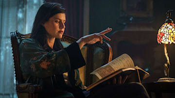 Alexandra Daddario as Rowan Fielding in Mayfair Witches Season 2, Episode 1