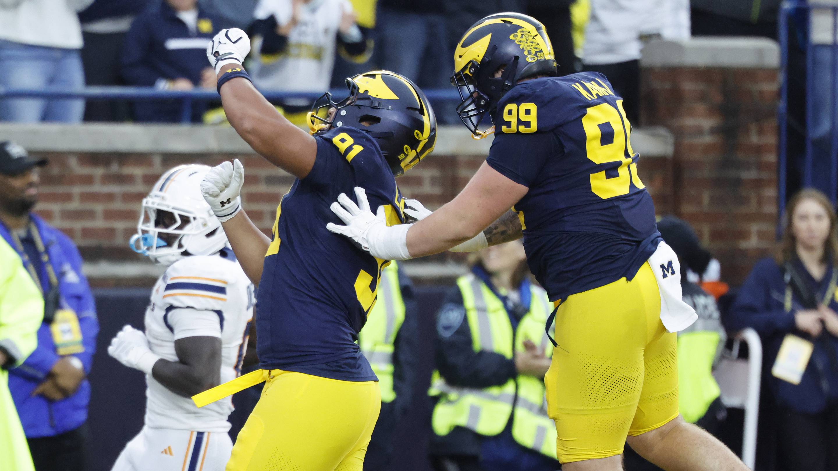 Iowa's Depth Chart Shows Glaring Weakness Michigan Football Can Exploit