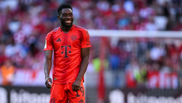 Alphonso Davies steht vor eine Vertragsverlängerung beim FC Bayern - oder doch nicht?