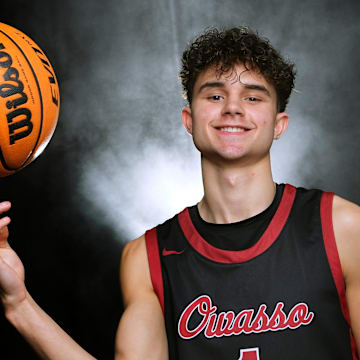 Jalen Montonati, the No. 19 2026 prospect by ESPN, announced his college commitment on Thursday.