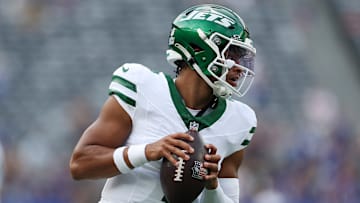 NY Jets quarterback Justin Fields