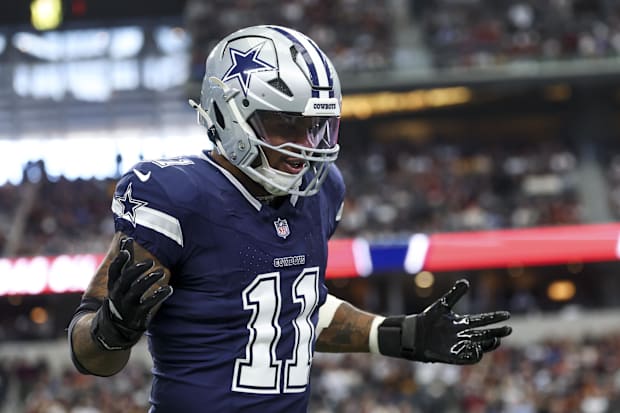 Dallas Cowboys linebacker Micah Parsons celebrates after a sack during the first quarter against the Washington Commanders.