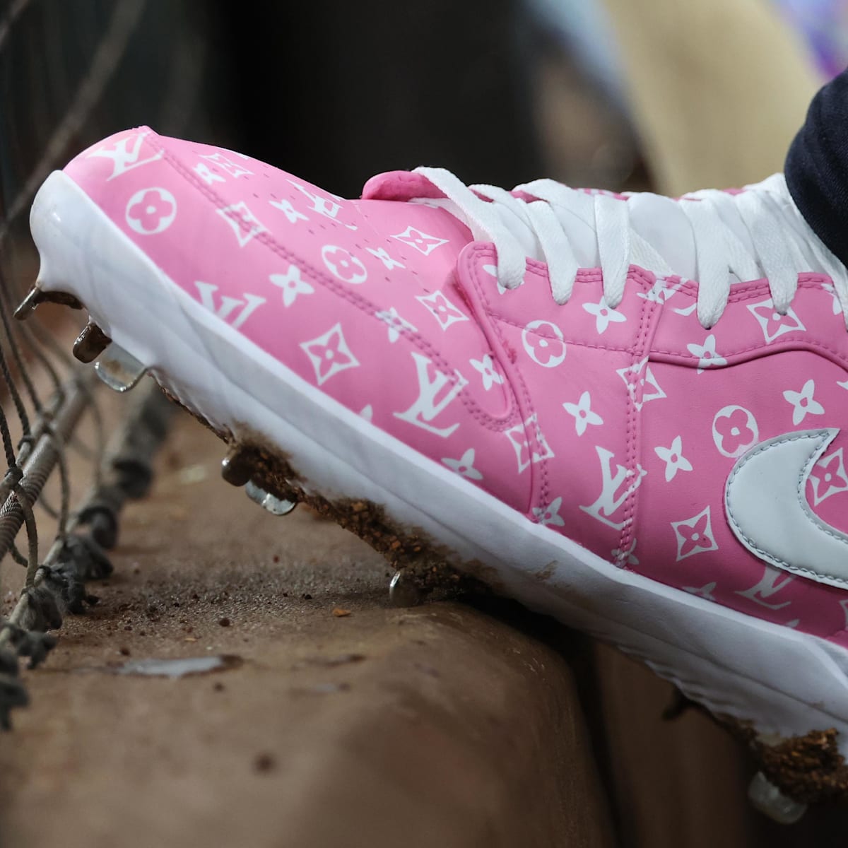 Supreme baseball cleats hot sale