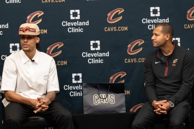 Cavaliers first-round pick Jaylon Tyson and Koby Altman meet with the media following night 1 of the NBA Draft