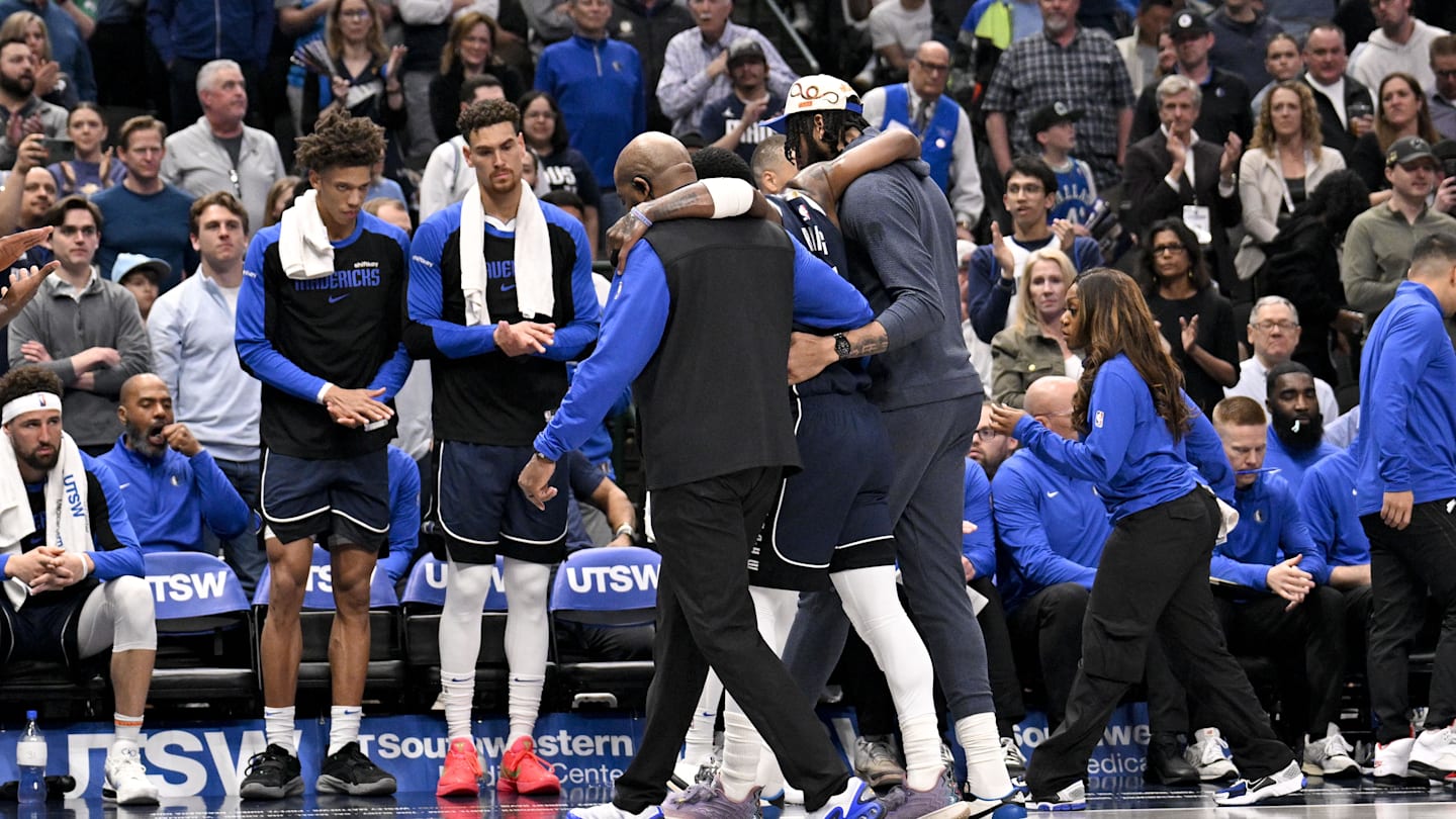 NBA World Reacts to Kyrie Irving’s Torn ACL Amid Tumultuous Mavericks Season