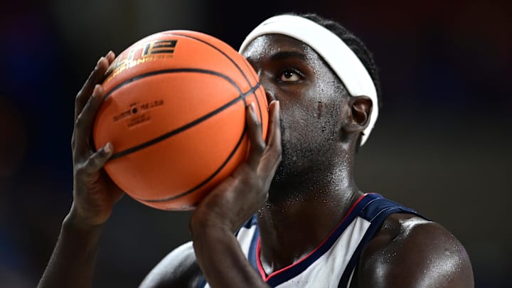 Gonzaga is a home favorite against Oklahoma in Saturday's college basketball action.