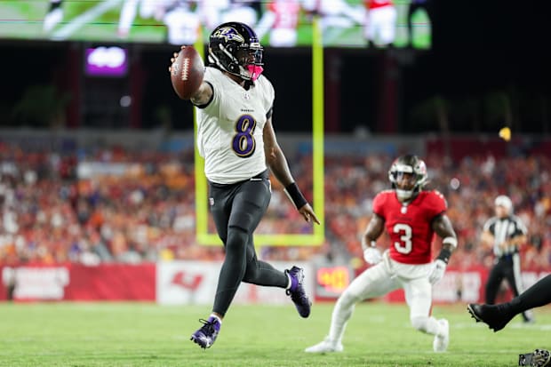 Baltimore Ravens quarterback Lamar Jackson (8) torched the Tampa Bay Bucaneers on Monday night.