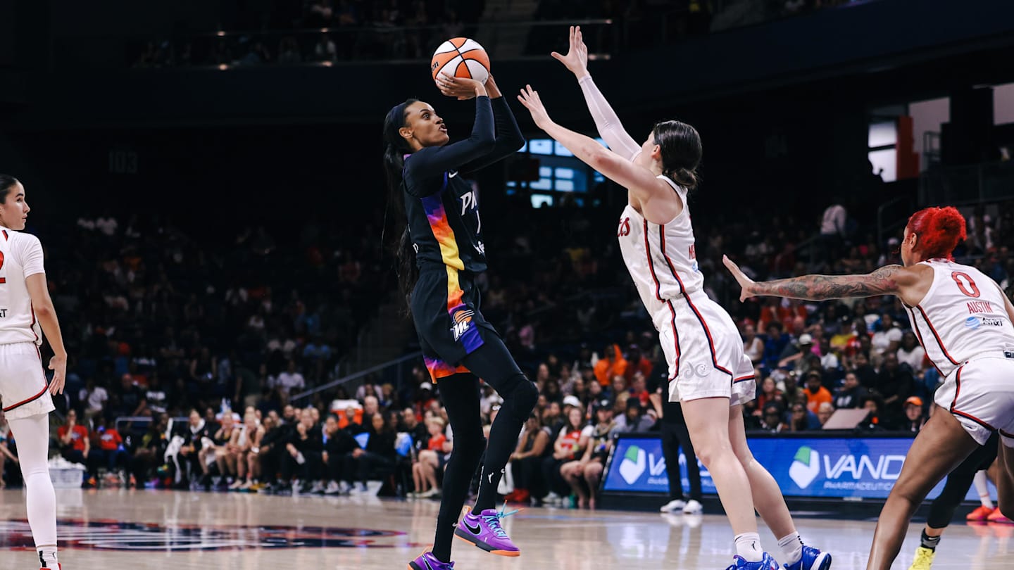 Mercury Coach Had Simple Response to Fever Fans Booing Dewanna Bonner