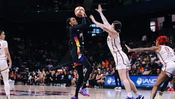 Mercury forward DeWanna Bonner received boos from the Fever crowd in her return to Indiana.