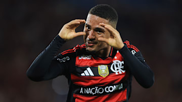 Samuel Lino celebrando gol pelo Flamengo 