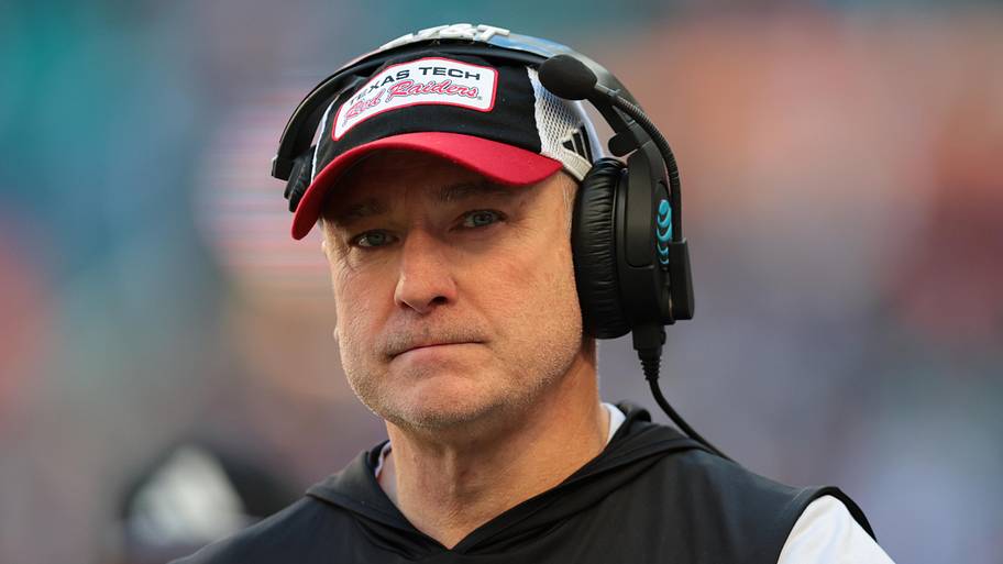 Texas Tech Red Raiders head coach Joey McGuire on the sidelines against the Oregon Ducks.