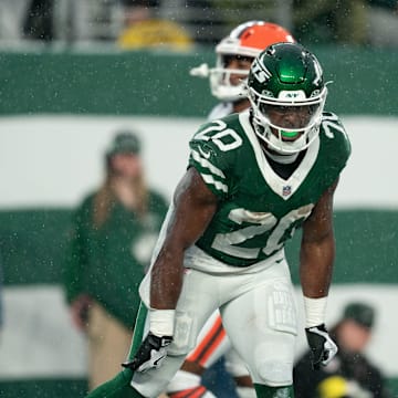New York Jets running back Breece Hall (20) celebrates after scoring a touchdown during an NFL Week 10 game between the New York Jets and the Cleveland Browns at MetLife Stadium on Sunday, Nov. 9, 2025.