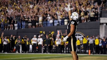 Vanderbilt tight end Cole Spence (16 catches the game-winning touchdown against Auburn in overtime at FirstBank Stadium in Nashville, Tenn., Saturday, Nov. 8, 2025.