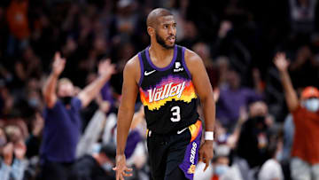 Chris Paul fue honrado por su contribución al baloncesto femenino