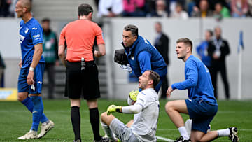 Oliver Baumann wurde vor dem 3:2 des BVB am Kopf getroffen