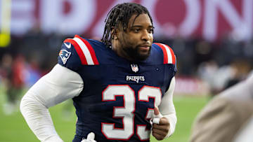 Dec 15, 2024; Glendale, Arizona, USA; New England Patriots linebacker Anfernee Jennings (33) against the Arizona Cardinals at State Farm Stadium. Mandatory Credit: Mark J. Rebilas-Imagn Images