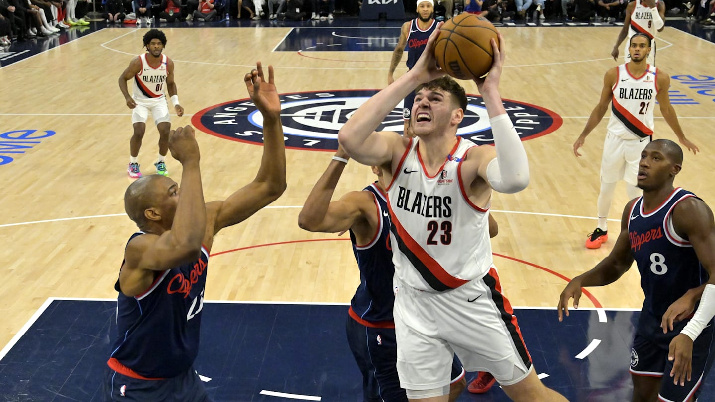 Watch Blazers Get Thoroughly Terrified by Halloween Haunted House