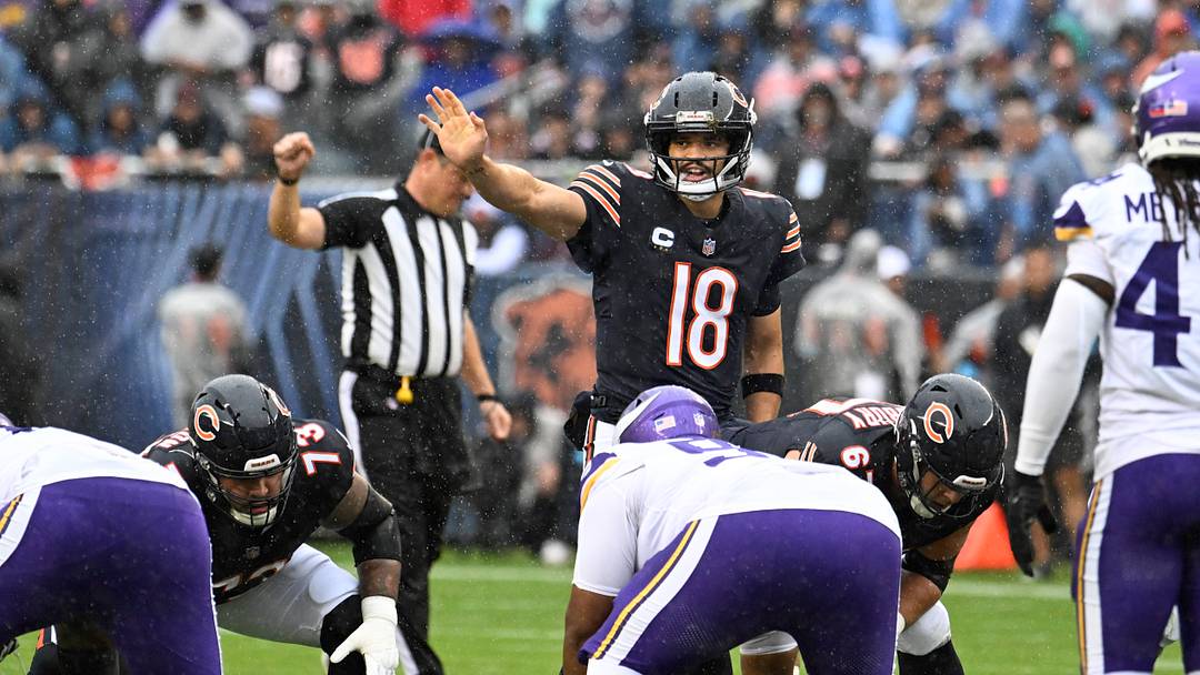 Chicago Bears QB Caleb Williams signals to the team during a game at Soldier Field. Mandatory Credit: Matt Marton-Imagn Images