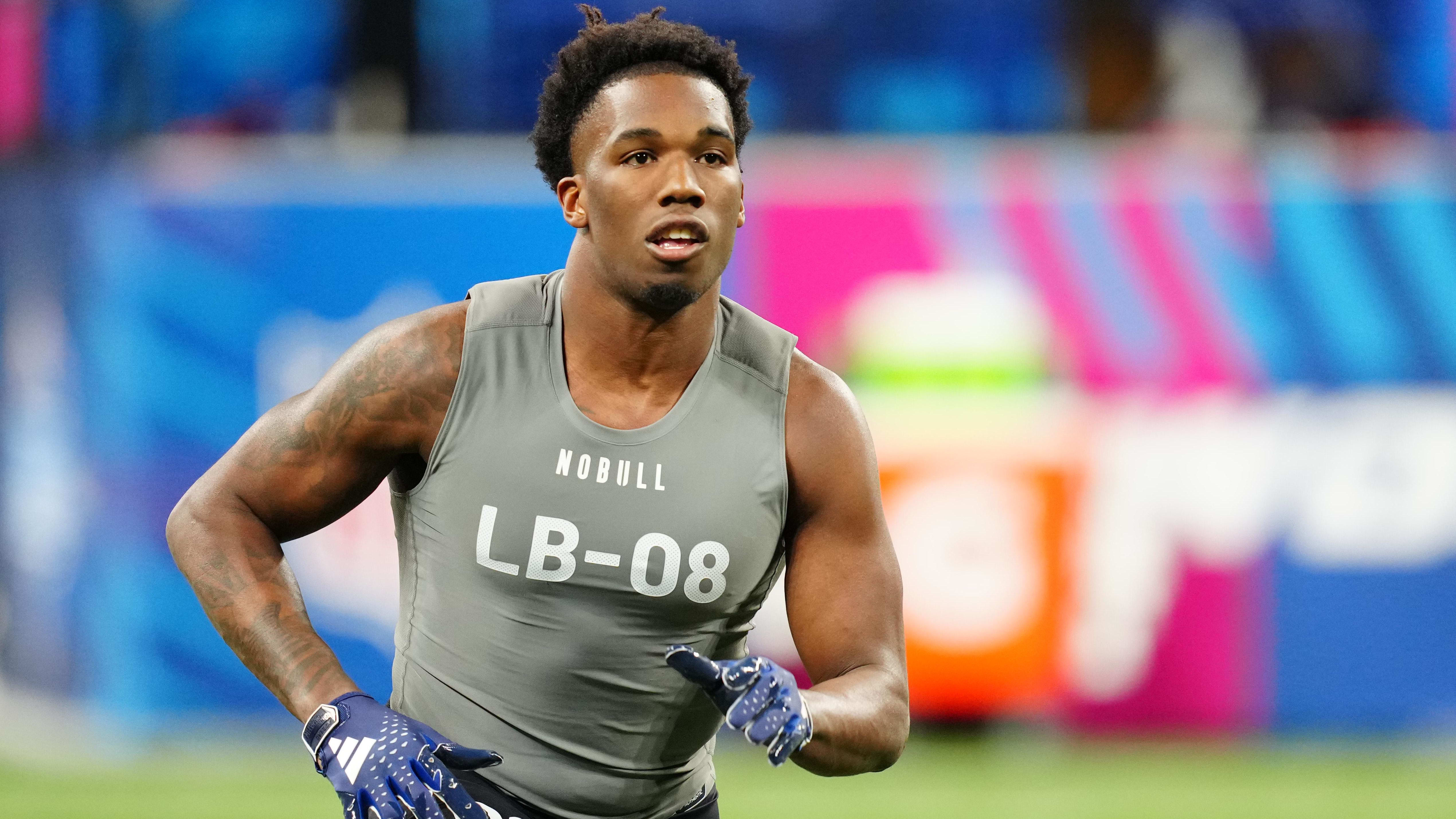 Texas A&M linebacker Edgerrin Cooper (LB08) works out.