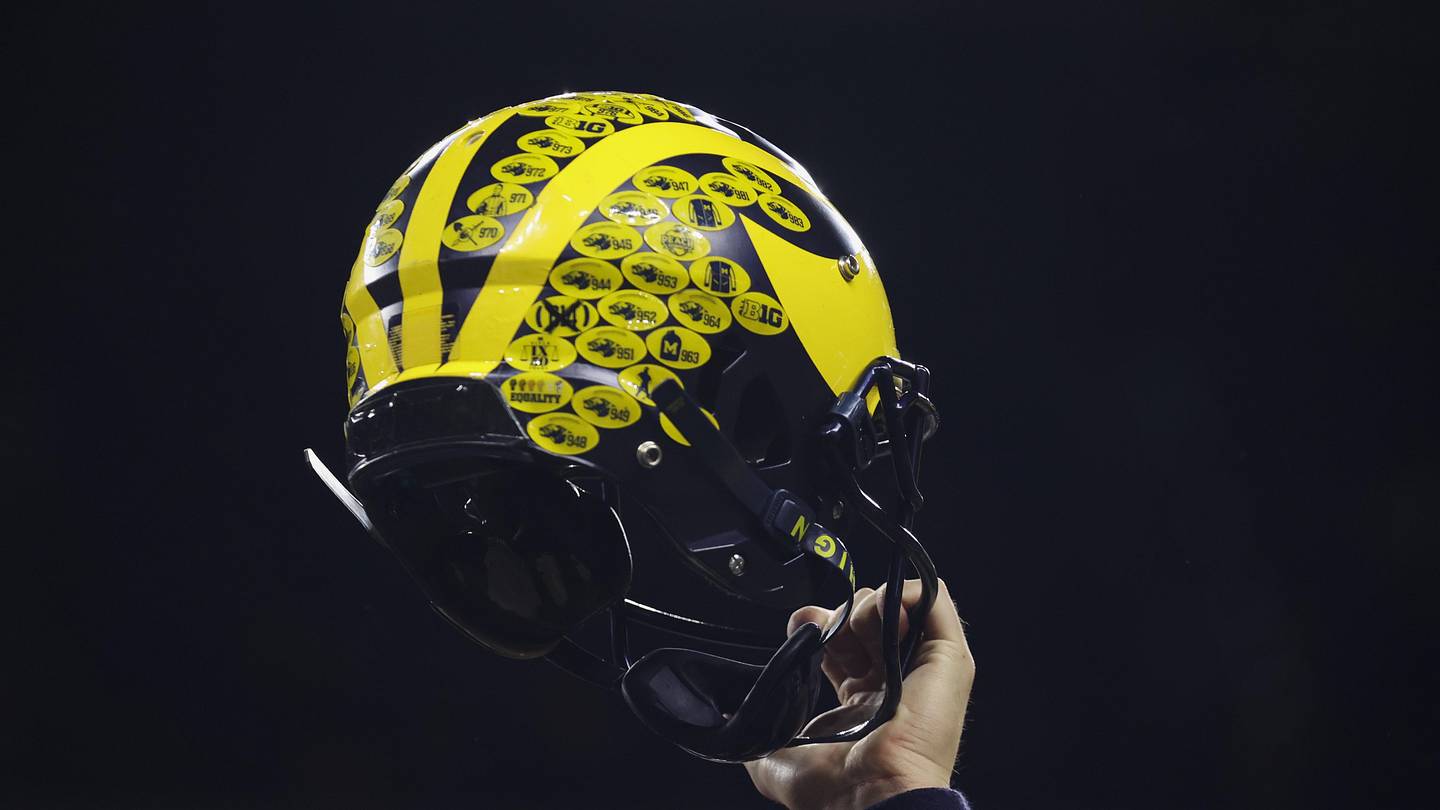Michigan Football: Elite five-star prospect currently in Ann Arbor, Wolverines looking to close deal