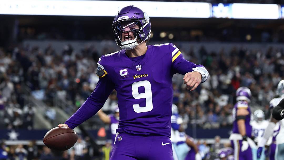 Dec 14, 2025; Arlington, Texas, USA; Minnesota Vikings quarterback J.J. McCarthy (9) celebrates after a touchdown during the first half against the Dallas Cowboys at AT&T Stadium. Mandatory Credit: Kevin Jairaj-Imagn Images Dec 14, 2025; Arlington, Texas, USA; Minnesota Vikings quarterback J.J. McCarthy (9) celebrates after a touchdown during the first half against the Dallas Cowboys at AT&T Stadium. Mandatory Credit: Kevin Jairaj-Imagn Images