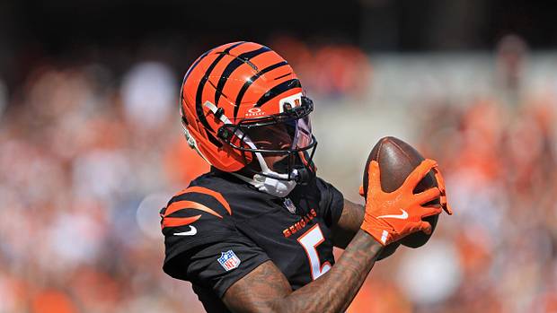 Cincinnati Bengals wide receiver Tee Higgins fantasy football buy-low target Cincinnati Bengals wide receiver Tee Higgins fantasy football buy-low target