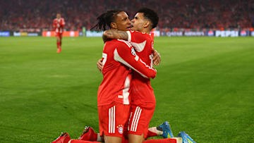 Die Flügelzange des FC Bayern bestehend aus Michael Olise und Luis Diaz