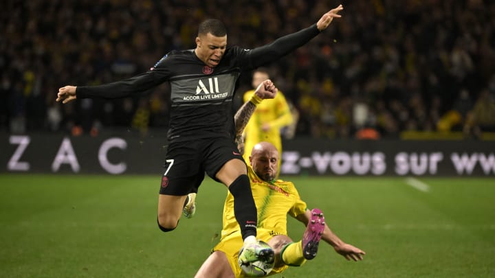 Le commentateur de PSG TV n'a pas apprécié l'arbitrage face à Nantes Le commentateur de PSG TV n'a pas apprécié l'arbitrage face à Nantes