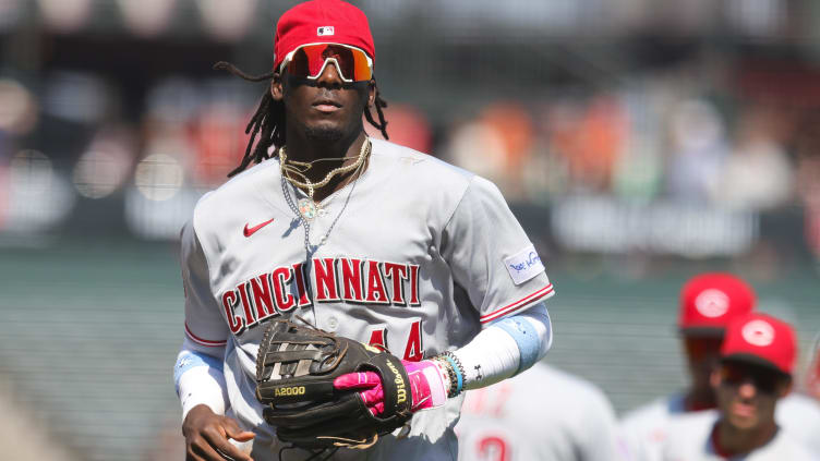 Cincinnati Reds third baseman Elly De La Cruz (44)