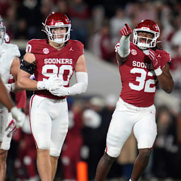 R Mason Thomas and Oklahoma’s defense will look to set the tone against the Alabama offense on Saturday.